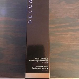 BECCA aqua-luminous perfecting foundation